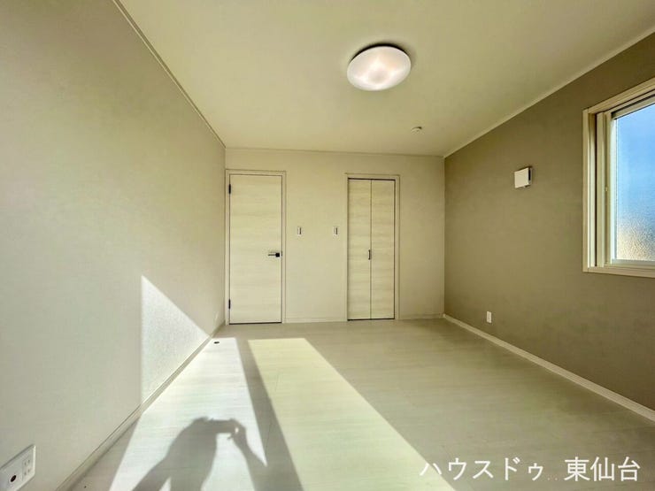 7帖の洋室です!約2.5帖のウォークインクロゼットがあります♪