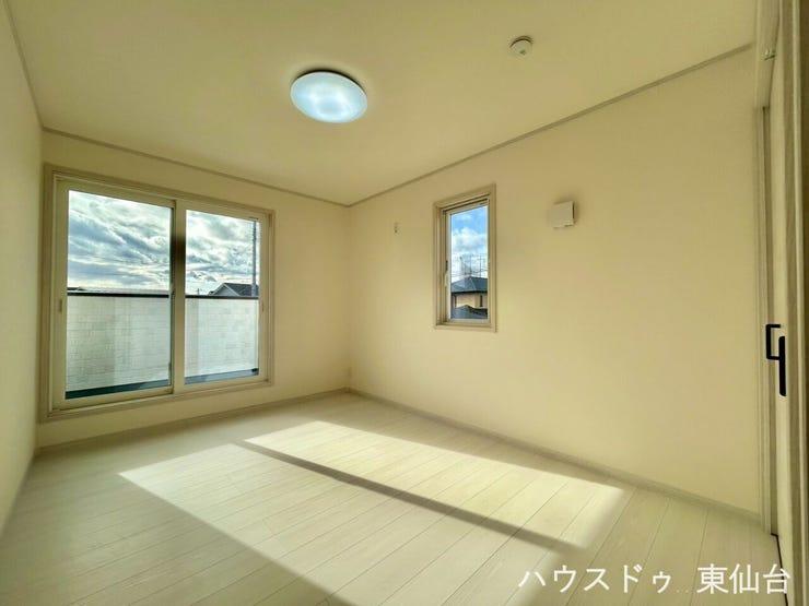 お掃除も楽々なフローリングです♪