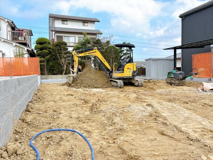 住宅地のため周辺は車の通行量も少なく、通期・登園・通学・ショッピングなど日々の往来も快適です。