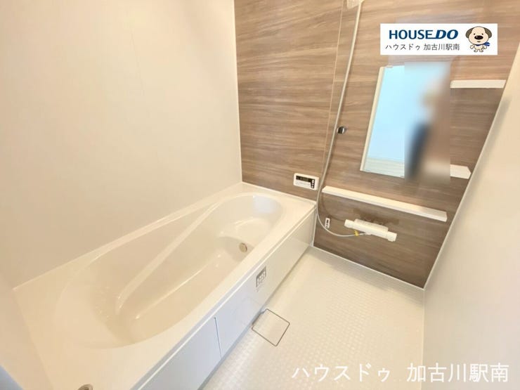 一日の終わりに、深呼吸できるバスルーム。
追い焚き&浴室乾燥・浴室暖房付き、便利さ◎