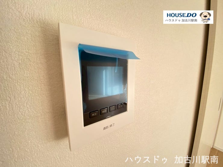 モニター付インターホンです♪
来訪者のお顔を確認できますね!