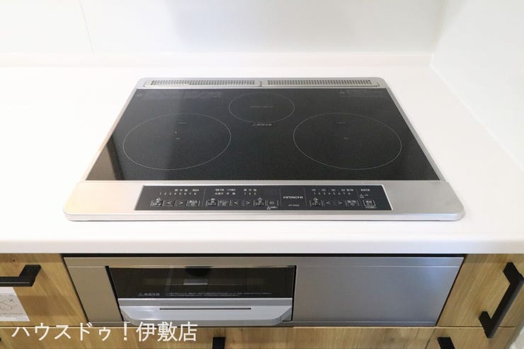 東坂元４丁目 新築戸建 東坂元４丁目／２区画 【IHクッキングヒーター（同仕様写真）】
火を使わないので、小さなお子様にも安心♪お手入れもさっとひと吹きです。