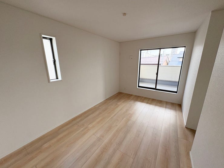 室内(2026年3月)撮影
◎本日案内可能◎
バルコニーへ出入り可能な洋室です。洗濯物のとりこみが楽になりますね!