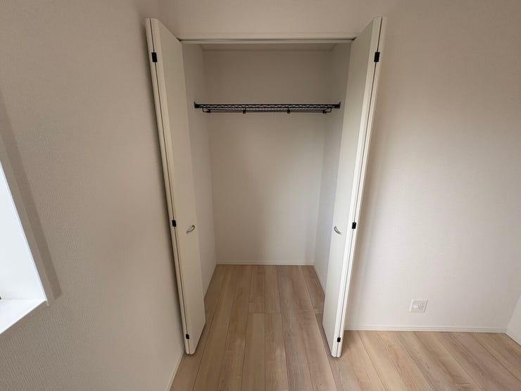 室内(2026年3月)撮影
◎本日案内可能◎
丈の長い衣類から雑貨類も綺麗にしまっておけそう♪