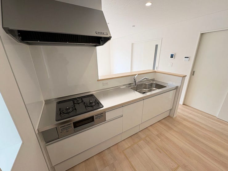 室内(2026年3月)撮影
◎本日案内可能◎
冷蔵庫や食器棚も置ける奥行きのある対面キッチン◎