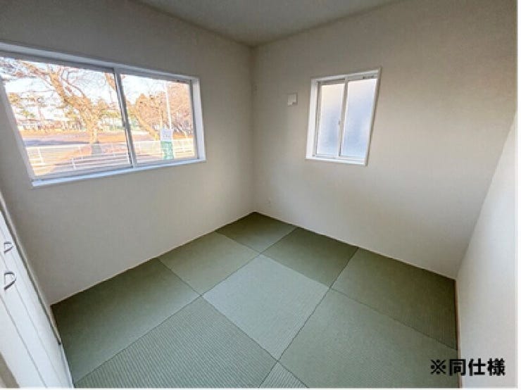 ※同仕様
◎現地案内予約受付中!◎
リビングに隣接している4.5畳の和室は、小さなお子様の遊び場や家事スペースにいいですね!