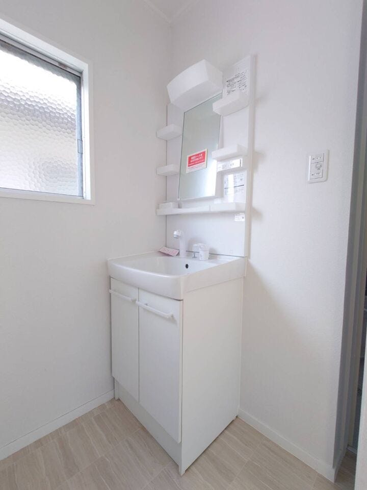 ノズルを引き出せるハンドシャワー水栓。お掃除などにも便利です。