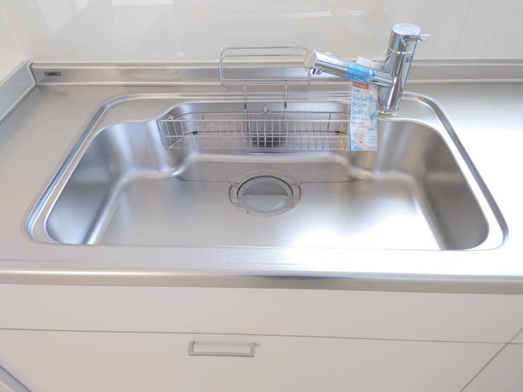 ゆとりのあるシンクで洗い物もお料理もとってもしやすい。忙しいママの時間を上手に使える設備が満載。