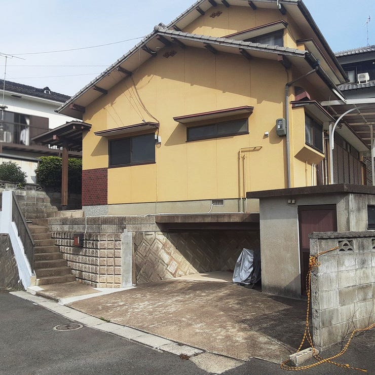 【外観】
【駐車場2台分】八幡西区東折尾町5DK中古戸建♪即引き渡し可♪則松小学校・則松中学校♪