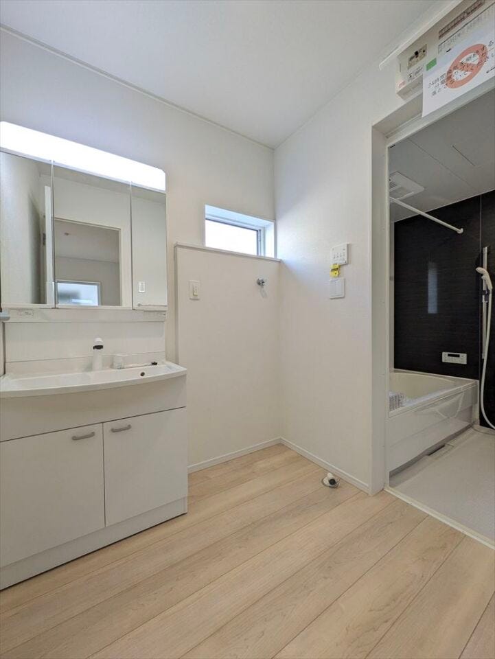 シャンプードレッサー付き洗面台!朝の身支度がスムーズ快適です。