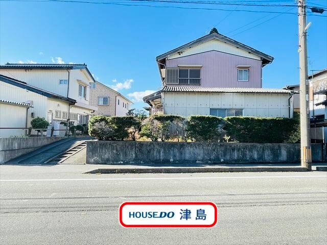 現在上物があり解体後、更地でのお引渡しになります。建築条件のない物件ですので、お好きなハウスメーカーで建築可能です。ハウスメーカー選びでお困りの際もぜひご相談ください。