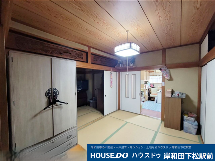 縁側が付いている風情ある落ち着いた和室です♪い草の香るゆったりとした空間で、日当たりも良く心地よくお過ごしいただけます。収納力のある押し入れも備わっており、お部屋をすっきりと広く使えます!