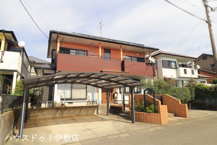 【外観】
【外観写真】
・南西向き日当り良好
・太陽光4.2kw付
・5LDK
・吉野小学校・吉野中学校エリア
・建物程度良好