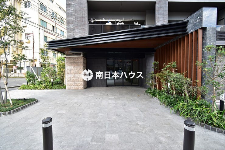 【オーヴィジョン天文館センターテラスのエントランス】