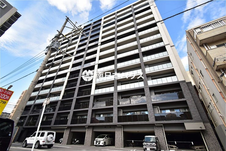 【オーヴィジョン天文館センターテラス】
・甲東中学校前電停まで徒歩3分、天文館公園まで徒歩3分