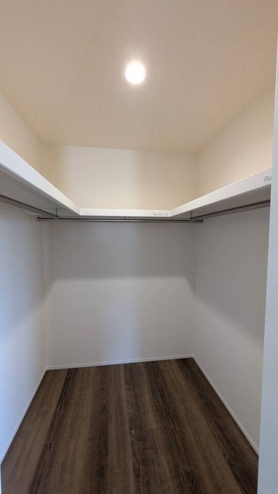 ◇嬉しい扉付きのウォークインクローゼット