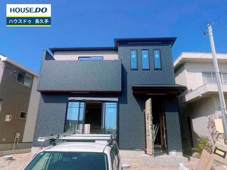 【外観】
お住まい購入に向けての『質問』・『疑問』。具体的に何を準備をして進めたらいいのか?些細な事でも何でも質問して下さい。安心してお住まいが購入出来るようサポート致します!