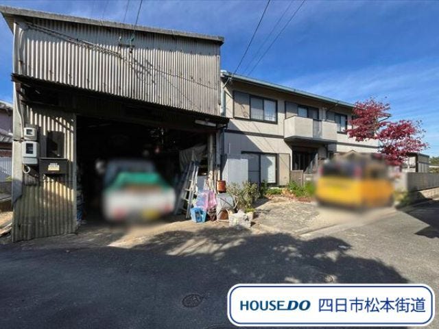 【外観】
神前小学校/三滝中学校エリアに建つ大家族さんにもおすすめの8SLDK!です。敷地内に倉庫が2つ。周辺環境の確認を兼ねて一度ご見学してみませんか。
(2025年11月23日 撮影)