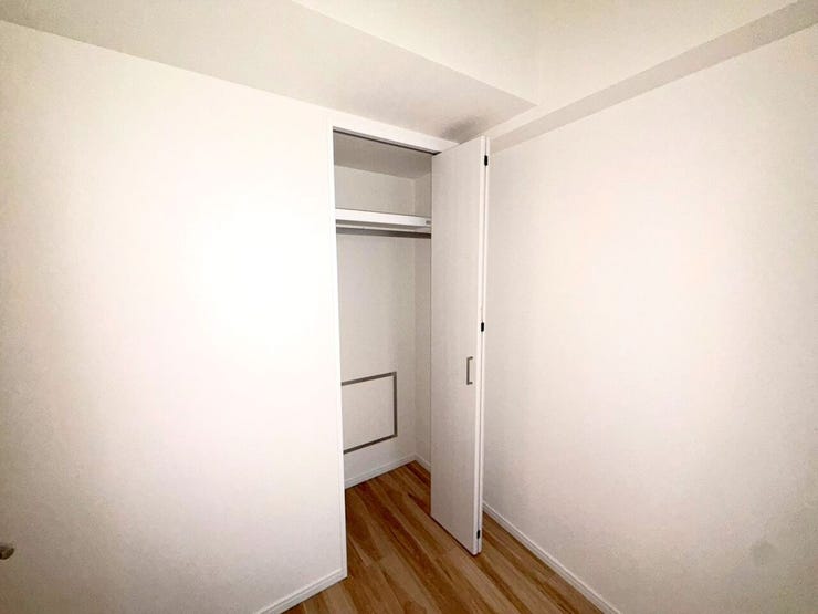【Closet】
収納はクローゼット仕様を採用!