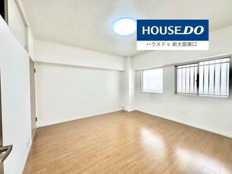 北側のお部屋。
こちらは8帖あるのでたいへんゆったりです。