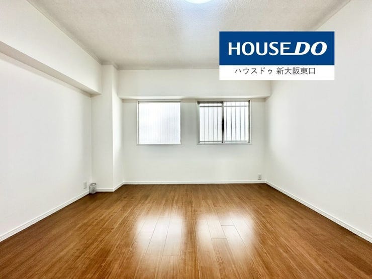 こちらのお部屋も窓からしっかり光が入ります。