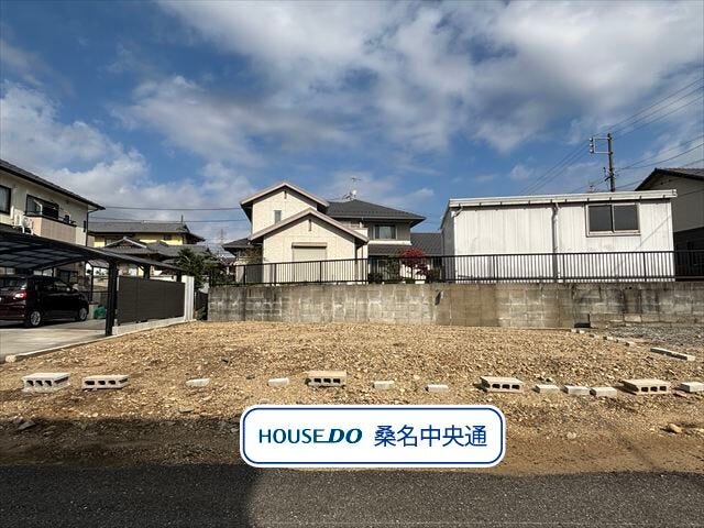 【外観】
三岐鉄道北勢線「七和駅」から徒歩約9分と、通勤や通学にも便利な立地です。(2025年11月8日撮影)