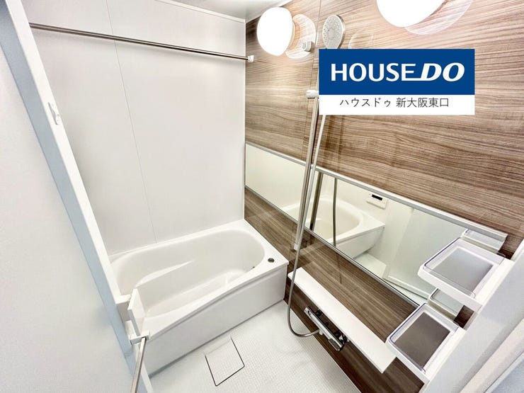 浴室乾燥機と追い炊き付きのユニットバスです。