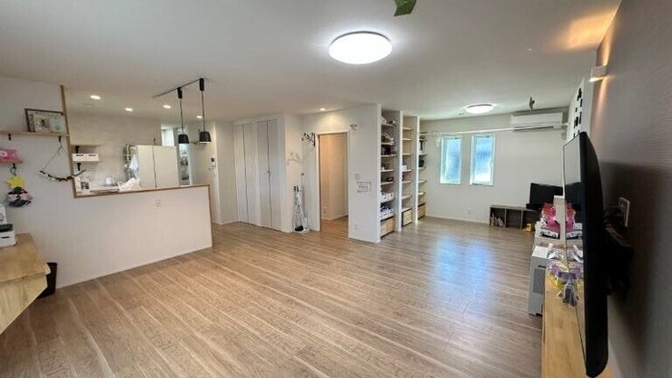 テラス側から見たリビングスペース。