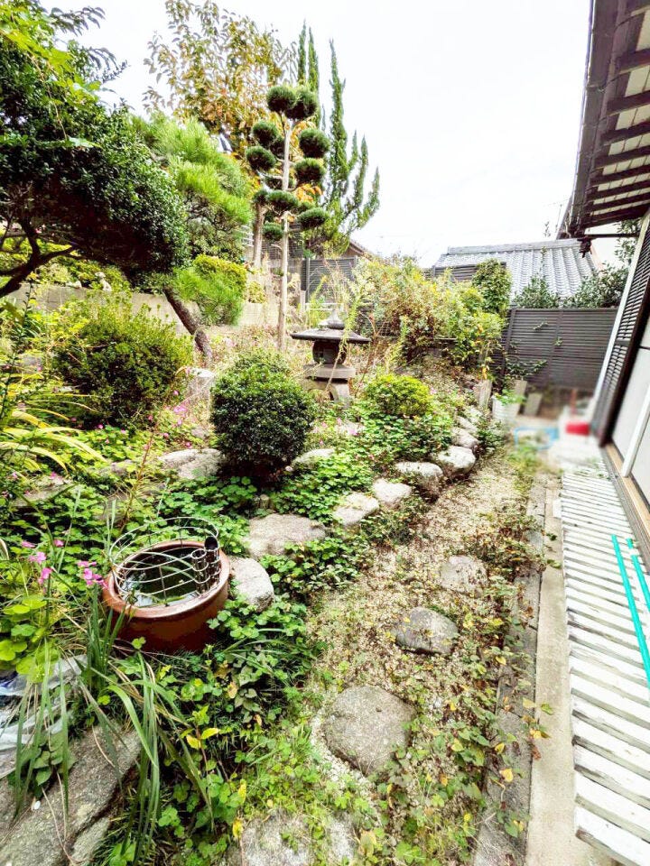 八幡西区中の原1丁目5SLDK 中古戸建♪スーパーまで徒歩約5分♪バス停まで徒歩約6分♪