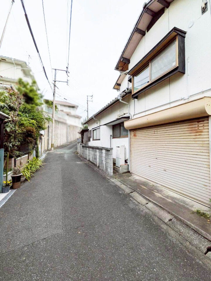 八幡西区中の原1丁目5SLDK 中古戸建♪スーパーまで徒歩約5分♪バス停まで徒歩約6分♪