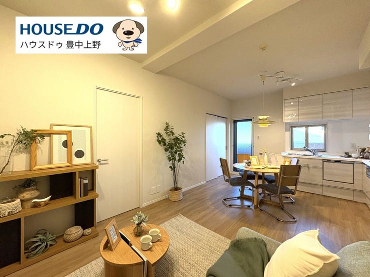 【リビング】
オシャレで清潔感あるリノベーションが施された室内は癒しの空間です♪寒い冬に嬉しい床暖房付き!