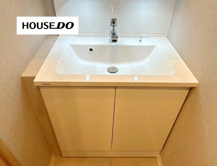 広々洗面台で顔や手が洗いやすい◎