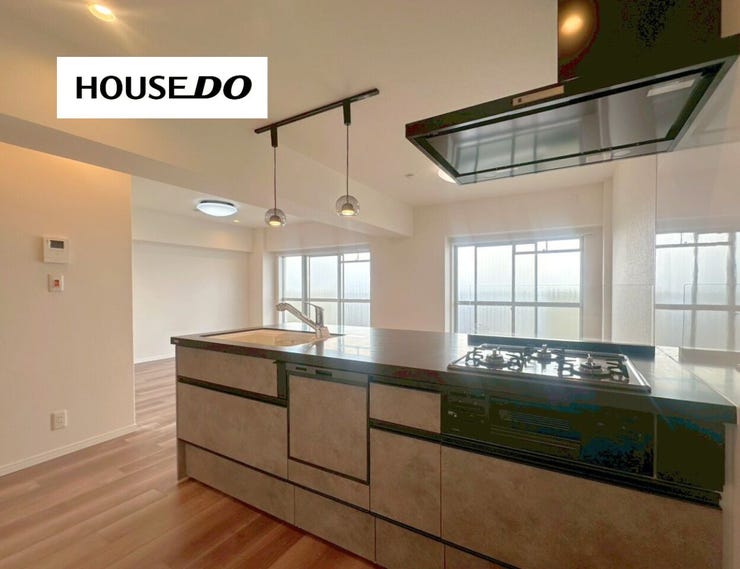 広々キッチンで家族で並んで作業して頂けます♪