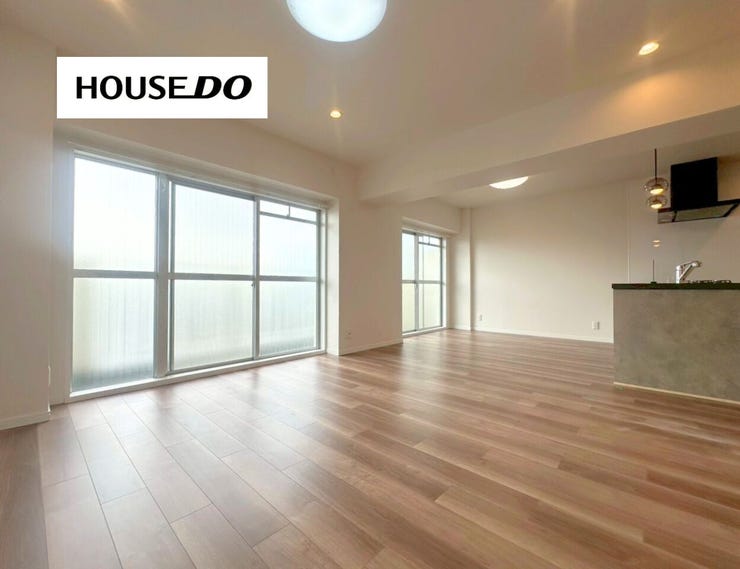 南向きで心地良い明かりが入ってきます◎