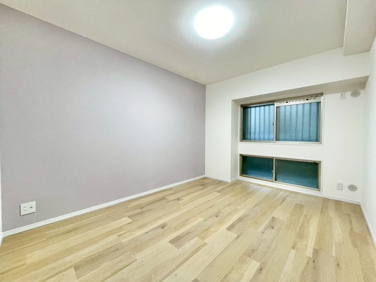 広々としたお部屋で、プライベートの時間も快適に過ごせそうですね。