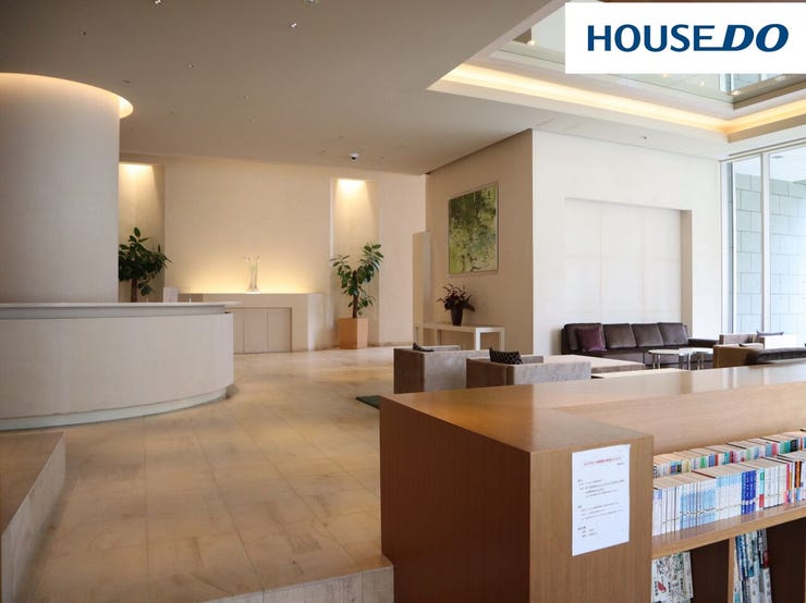 待ち合わせや打ち合わせに利用したり、様々な活用方法のあるロビー♪コンシェルジュサービス☆宅配・タクシー手配など各種サポート有り☆