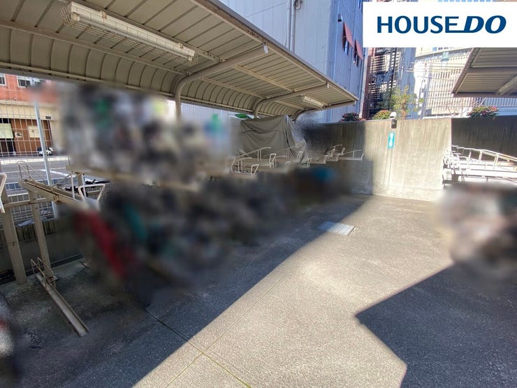 屋外駐輪場(月額100円~200円・自転車シール 1枚100円)♪空き要確認。料金は変更する場合がございます。