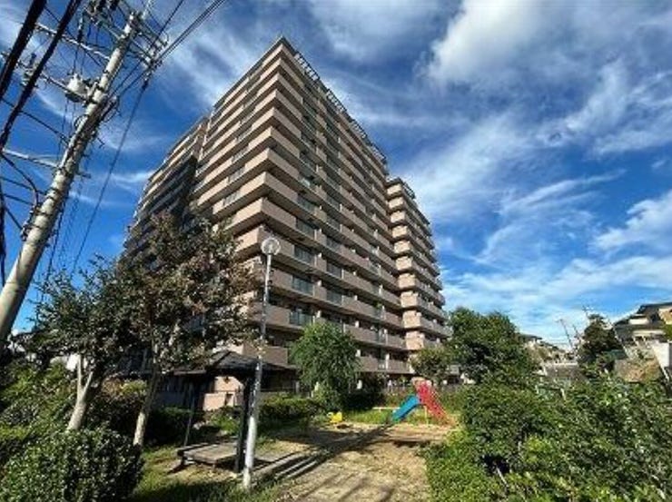 お子様連れも安心の公園がそばにあります。