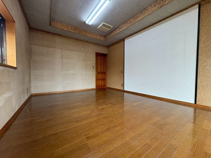 折上天井のある洋室