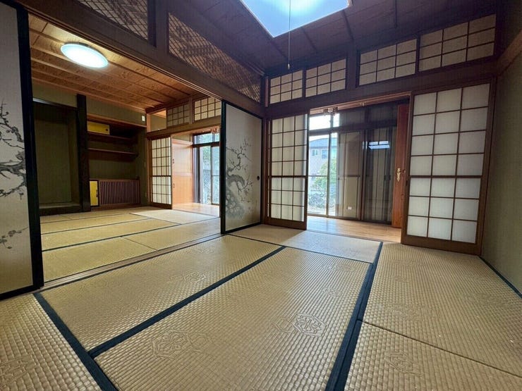 襖を開ければ広々和室に大変身♪