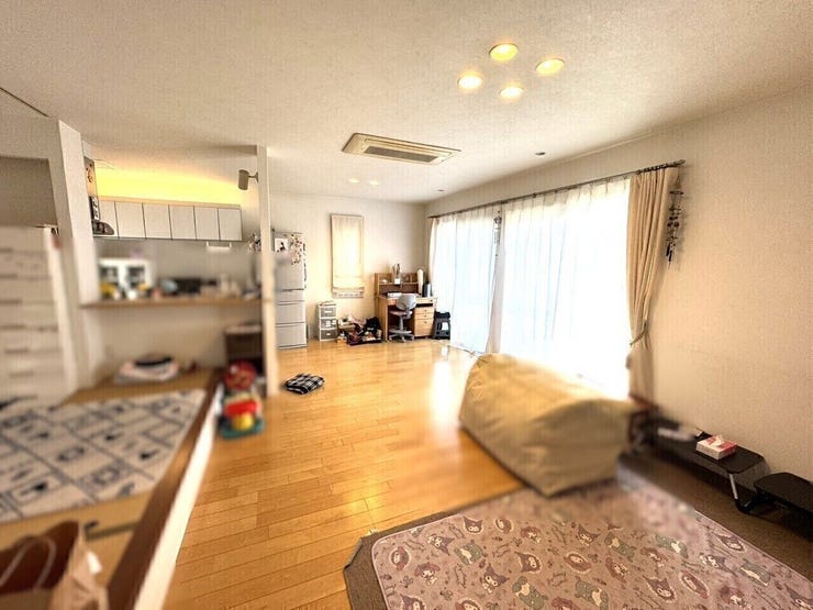 対面式キッチンなので配膳も楽々ですね。