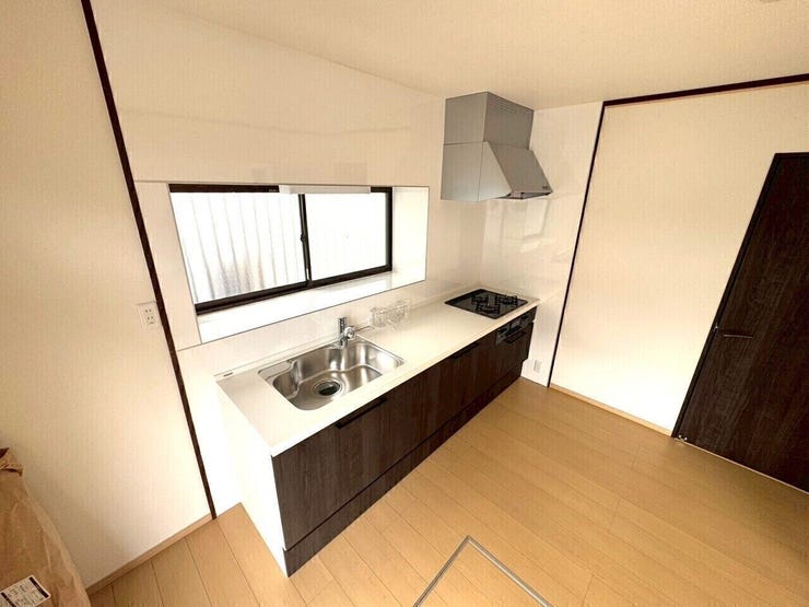 床下収納付きの広いキッチンに生まれ変わりました!