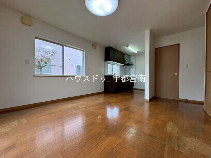 リビングと一体となったキッチンで会話が弾みますね♪