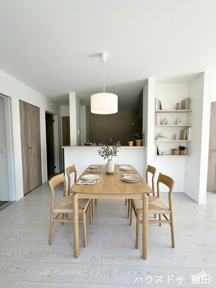 ■□■ダイニングキッチン■□■
楽しいごはんの時間になりそうですね。
※家具を入れたイメージ写真です