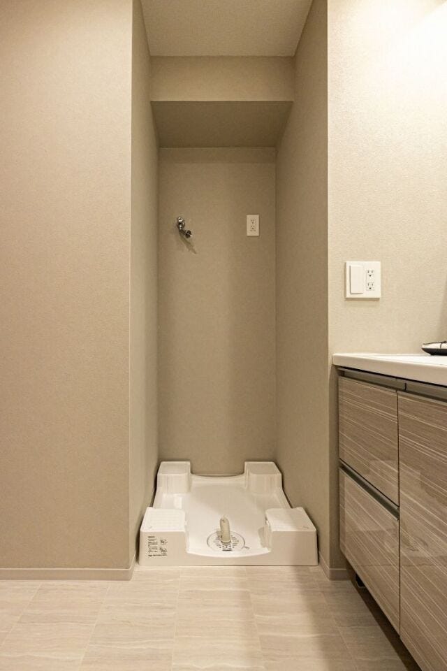 サンクレイドル小岩IIIの室内洗濯機置き場です