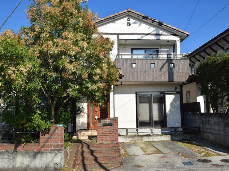 外観を南側より撮影