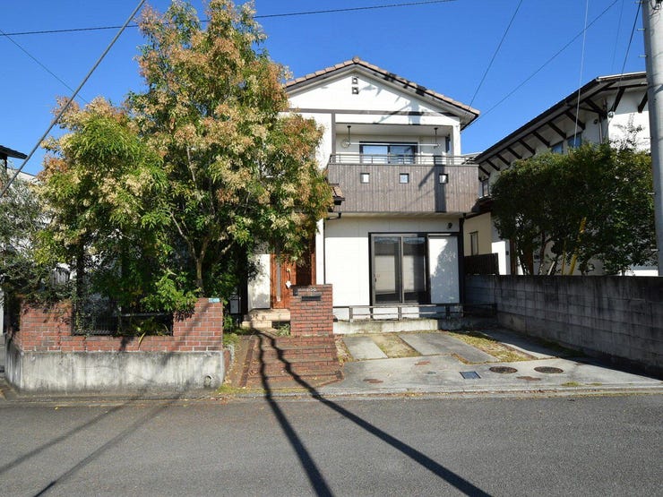 外観を南側より撮影