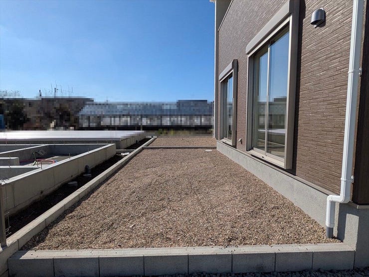 お子様が外遊びもできる十分な広さのお庭付き!緑を植えたり、自由にお楽しみください♪