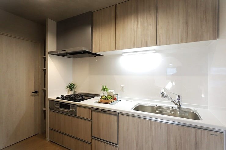 【新調】
システムキッチンには食洗器つき
お手入れのしやすいキッチンです。