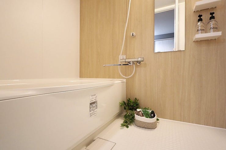 【新調】
床面は撥水仕様
浴室乾燥機つき